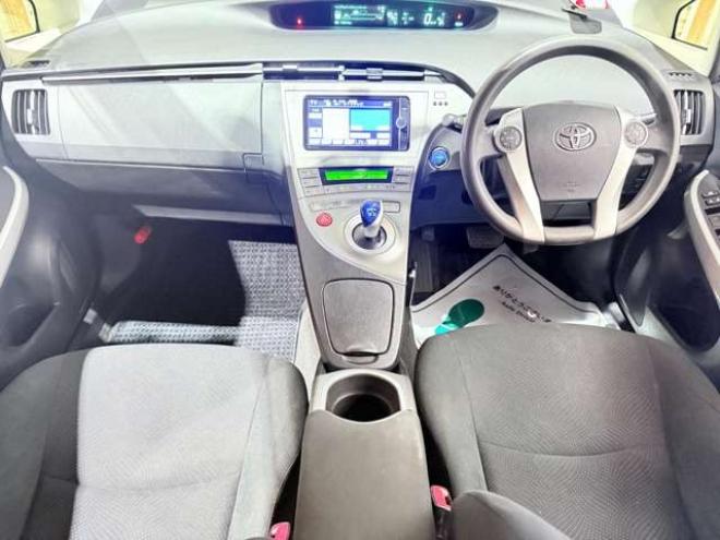 プリウス1.8 S　下廻防錆4WDナビBカメETC 1800