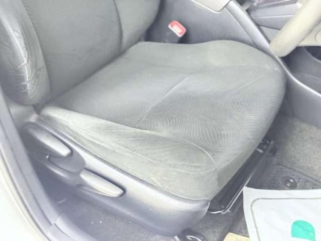 プリウス1.8 S　下廻防錆4WDナビBカメETC 1800