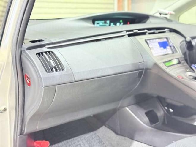 プリウス1.8 S　下廻防錆4WDナビBカメETC 1800