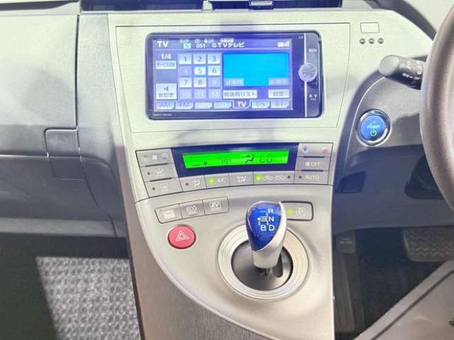 プリウス1.8 S　下廻防錆4WDナビBカメETC 1800
