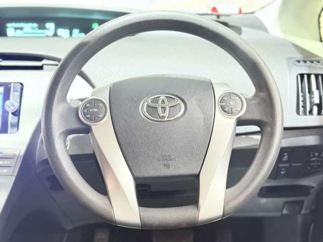 プリウス1.8 S　下廻防錆4WDナビBカメETC 1800
