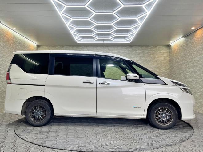 セレナ2.0X 4WD 5年保証 スマキー 両側パワスラ ナビTV Bカメ 後席モニタ 寒冷地仕様 禁煙 車検整備2年付