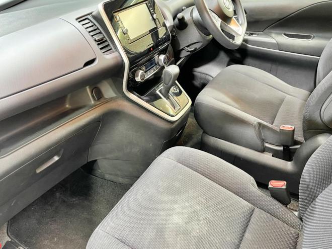 セレナ2.0X 4WD 5年保証 スマキー 両側パワスラ ナビTV Bカメ 後席モニタ 寒冷地仕様 禁煙 車検整備2年付