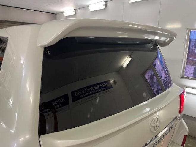 ランドクルーザー２００系中期型　ＺＸ　本州仕入　寒冷地仕様　禁煙車　ＷＡＬＤ２２インチＡＷ　純正１８ＡＷ＋スタッドレスタイヤ付　モデリスタスポイラー　電動サンルーフ　純正ブラックレザーシート　トヨタプレミアムサウンド　純正ナビ（フルセグ地デジ　ＤＶＤ再生　Ｂｌｕｅｔｏｏｔｈ対応）＋バックカメラ　リアエンターテイメント　純正リアフリップダウンモニター　クルーズコントロール　シートヒーター＆クーラー　ステアリングヒーター　両席パワーシート　ＥＴＣ 4WD 4600 5Dr