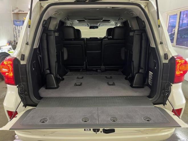 ランドクルーザー２００系中期型　ＺＸ　本州仕入　寒冷地仕様　禁煙車　ＷＡＬＤ２２インチＡＷ　純正１８ＡＷ＋スタッドレスタイヤ付　モデリスタスポイラー　電動サンルーフ　純正ブラックレザーシート　トヨタプレミアムサウンド　純正ナビ（フルセグ地デジ　ＤＶＤ再生　Ｂｌｕｅｔｏｏｔｈ対応）＋バックカメラ　リアエンターテイメント　純正リアフリップダウンモニター　クルーズコントロール　シートヒーター＆クーラー　ステアリングヒーター　両席パワーシート　ＥＴＣ 4WD 4600 5Dr
