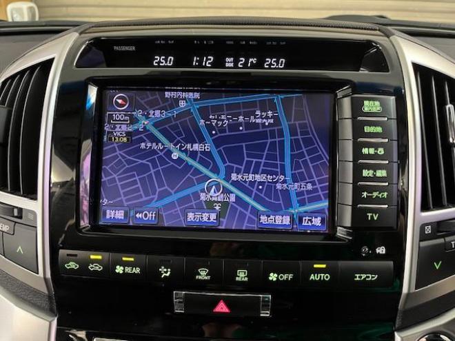 ランドクルーザー２００系中期型　ＺＸ　本州仕入　寒冷地仕様　禁煙車　ＷＡＬＤ２２インチＡＷ　純正１８ＡＷ＋スタッドレスタイヤ付　モデリスタスポイラー　電動サンルーフ　純正ブラックレザーシート　トヨタプレミアムサウンド　純正ナビ（フルセグ地デジ　ＤＶＤ再生　Ｂｌｕｅｔｏｏｔｈ対応）＋バックカメラ　リアエンターテイメント　純正リアフリップダウンモニター　クルーズコントロール　シートヒーター＆クーラー　ステアリングヒーター　両席パワーシート　ＥＴＣ 4WD 4600 5Dr