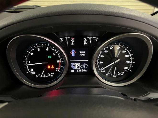ランドクルーザー２００系中期型　ＺＸ　本州仕入　寒冷地仕様　禁煙車　ＷＡＬＤ２２インチＡＷ　純正１８ＡＷ＋スタッドレスタイヤ付　モデリスタスポイラー　電動サンルーフ　純正ブラックレザーシート　トヨタプレミアムサウンド　純正ナビ（フルセグ地デジ　ＤＶＤ再生　Ｂｌｕｅｔｏｏｔｈ対応）＋バックカメラ　リアエンターテイメント　純正リアフリップダウンモニター　クルーズコントロール　シートヒーター＆クーラー　ステアリングヒーター　両席パワーシート　ＥＴＣ 4WD 4600 5Dr