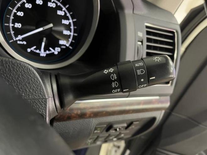 ランドクルーザー２００系中期型　ＺＸ　本州仕入　寒冷地仕様　禁煙車　ＷＡＬＤ２２インチＡＷ　純正１８ＡＷ＋スタッドレスタイヤ付　モデリスタスポイラー　電動サンルーフ　純正ブラックレザーシート　トヨタプレミアムサウンド　純正ナビ（フルセグ地デジ　ＤＶＤ再生　Ｂｌｕｅｔｏｏｔｈ対応）＋バックカメラ　リアエンターテイメント　純正リアフリップダウンモニター　クルーズコントロール　シートヒーター＆クーラー　ステアリングヒーター　両席パワーシート　ＥＴＣ 4WD 4600 5Dr