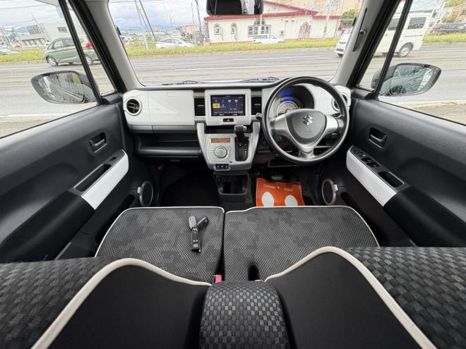 ハスラーHUSTLER  4WD　Ｇ HID TURBO　S-エナチャージです。　TURBOです。　寒冷地仕様　HIDバージョン　純正エアンスタ　レーザーブレーキ　ＶＳＣ　AUTOライトAC シートヒーター　スマートキーBluetoothフルセグナビ　フロントブレーキローター交換エンジンオイル交換CVTオイル交換 4WD 660 5Dr