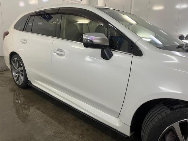 レヴォーグ２．０ＧＴ－Ｓアイサイト　スバルＤＩＴツインカムターボ　本州仕入　寒冷地仕様　禁煙車　ＳＴｉフロントスポイラー　衝突軽減システム　車線逸脱警報　レーダークルーズコントロール　純正１８インチＡＷ　社外１７ＡＷ＋スタッドレスタイヤ付　カロッツェリアナビ（フルセグ地デジ　ＤＶＤ再生　Ｂｌｕｅｔｏｏｔｈ）＋バックカメラ　ＬＥＤヘッドライト　純正ブラックレザーシート　オプション５連デイライト　両席シートヒーター　両席パワーシート　アイドリングストップ　パドルシフト　ＥＴＣ 4WD 2000 5Dr