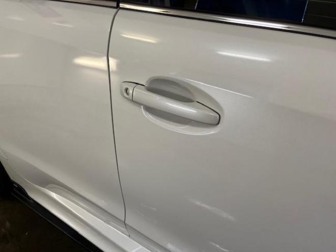 レヴォーグ２．０ＧＴ－Ｓアイサイト　スバルＤＩＴツインカムターボ　本州仕入　寒冷地仕様　禁煙車　ＳＴｉフロントスポイラー　衝突軽減システム　車線逸脱警報　レーダークルーズコントロール　純正１８インチＡＷ　社外１７ＡＷ＋スタッドレスタイヤ付　カロッツェリアナビ（フルセグ地デジ　ＤＶＤ再生　Ｂｌｕｅｔｏｏｔｈ）＋バックカメラ　ＬＥＤヘッドライト　純正ブラックレザーシート　オプション５連デイライト　両席シートヒーター　両席パワーシート　アイドリングストップ　パドルシフト　ＥＴＣ 4WD 2000 5Dr