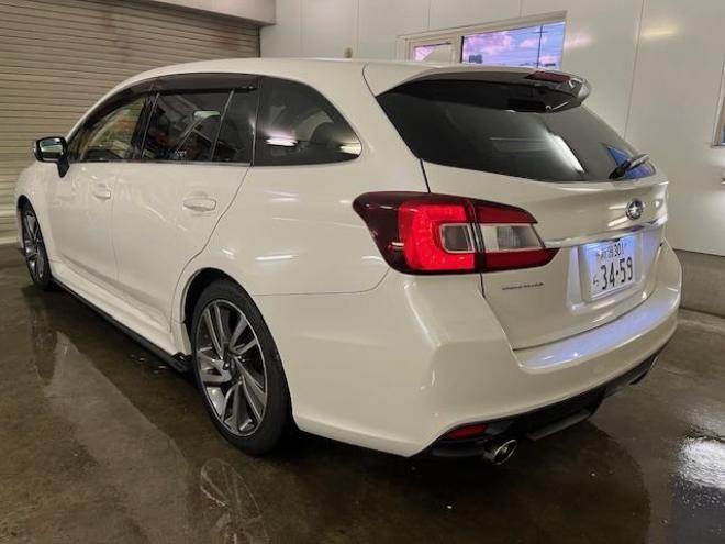 レヴォーグ２．０ＧＴ－Ｓアイサイト　スバルＤＩＴツインカムターボ　本州仕入　寒冷地仕様　禁煙車　ＳＴｉフロントスポイラー　衝突軽減システム　車線逸脱警報　レーダークルーズコントロール　純正１８インチＡＷ　社外１７ＡＷ＋スタッドレスタイヤ付　カロッツェリアナビ（フルセグ地デジ　ＤＶＤ再生　Ｂｌｕｅｔｏｏｔｈ）＋バックカメラ　ＬＥＤヘッドライト　純正ブラックレザーシート　オプション５連デイライト　両席シートヒーター　両席パワーシート　アイドリングストップ　パドルシフト　ＥＴＣ 4WD 2000 5Dr