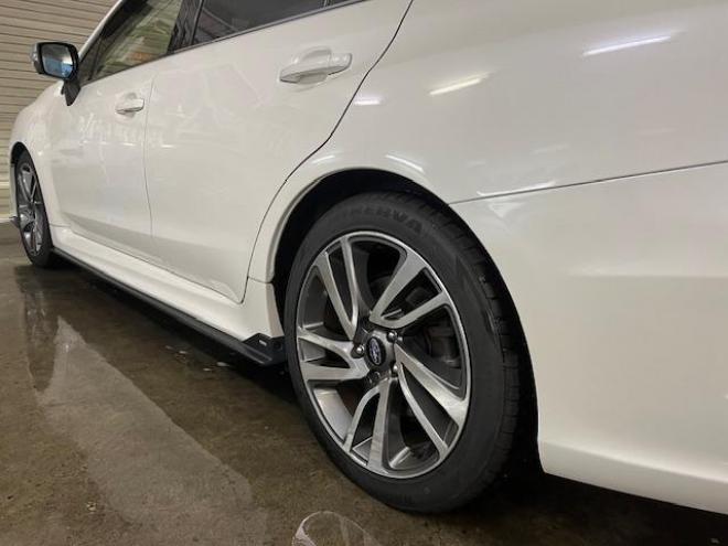 レヴォーグ２．０ＧＴ－Ｓアイサイト　スバルＤＩＴツインカムターボ　本州仕入　寒冷地仕様　禁煙車　ＳＴｉフロントスポイラー　衝突軽減システム　車線逸脱警報　レーダークルーズコントロール　純正１８インチＡＷ　社外１７ＡＷ＋スタッドレスタイヤ付　カロッツェリアナビ（フルセグ地デジ　ＤＶＤ再生　Ｂｌｕｅｔｏｏｔｈ）＋バックカメラ　ＬＥＤヘッドライト　純正ブラックレザーシート　オプション５連デイライト　両席シートヒーター　両席パワーシート　アイドリングストップ　パドルシフト　ＥＴＣ 4WD 2000 5Dr