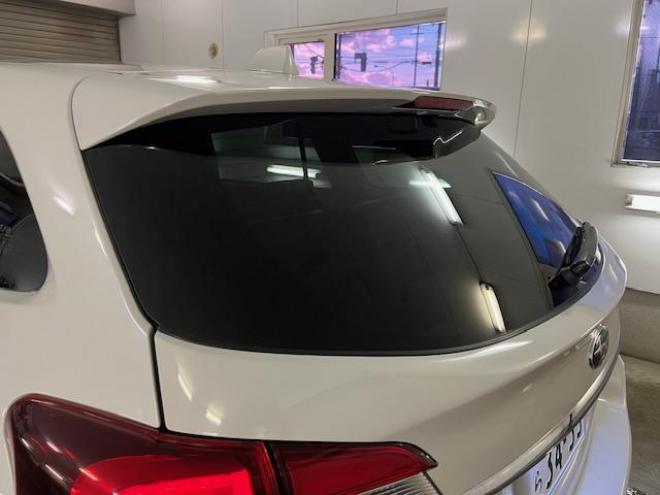 レヴォーグ２．０ＧＴ－Ｓアイサイト　スバルＤＩＴツインカムターボ　本州仕入　寒冷地仕様　禁煙車　ＳＴｉフロントスポイラー　衝突軽減システム　車線逸脱警報　レーダークルーズコントロール　純正１８インチＡＷ　社外１７ＡＷ＋スタッドレスタイヤ付　カロッツェリアナビ（フルセグ地デジ　ＤＶＤ再生　Ｂｌｕｅｔｏｏｔｈ）＋バックカメラ　ＬＥＤヘッドライト　純正ブラックレザーシート　オプション５連デイライト　両席シートヒーター　両席パワーシート　アイドリングストップ　パドルシフト　ＥＴＣ 4WD 2000 5Dr