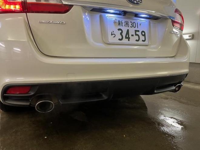 レヴォーグ２．０ＧＴ－Ｓアイサイト　スバルＤＩＴツインカムターボ　本州仕入　寒冷地仕様　禁煙車　ＳＴｉフロントスポイラー　衝突軽減システム　車線逸脱警報　レーダークルーズコントロール　純正１８インチＡＷ　社外１７ＡＷ＋スタッドレスタイヤ付　カロッツェリアナビ（フルセグ地デジ　ＤＶＤ再生　Ｂｌｕｅｔｏｏｔｈ）＋バックカメラ　ＬＥＤヘッドライト　純正ブラックレザーシート　オプション５連デイライト　両席シートヒーター　両席パワーシート　アイドリングストップ　パドルシフト　ＥＴＣ 4WD 2000 5Dr