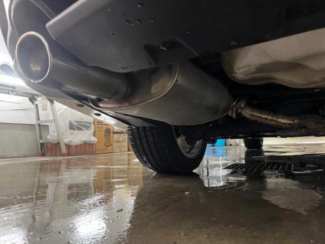 レヴォーグ２．０ＧＴ－Ｓアイサイト　スバルＤＩＴツインカムターボ　本州仕入　寒冷地仕様　禁煙車　ＳＴｉフロントスポイラー　衝突軽減システム　車線逸脱警報　レーダークルーズコントロール　純正１８インチＡＷ　社外１７ＡＷ＋スタッドレスタイヤ付　カロッツェリアナビ（フルセグ地デジ　ＤＶＤ再生　Ｂｌｕｅｔｏｏｔｈ）＋バックカメラ　ＬＥＤヘッドライト　純正ブラックレザーシート　オプション５連デイライト　両席シートヒーター　両席パワーシート　アイドリングストップ　パドルシフト　ＥＴＣ 4WD 2000 5Dr