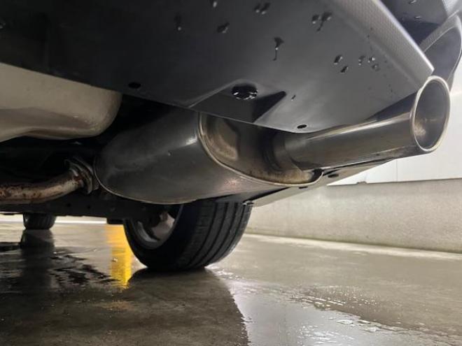 レヴォーグ２．０ＧＴ－Ｓアイサイト　スバルＤＩＴツインカムターボ　本州仕入　寒冷地仕様　禁煙車　ＳＴｉフロントスポイラー　衝突軽減システム　車線逸脱警報　レーダークルーズコントロール　純正１８インチＡＷ　社外１７ＡＷ＋スタッドレスタイヤ付　カロッツェリアナビ（フルセグ地デジ　ＤＶＤ再生　Ｂｌｕｅｔｏｏｔｈ）＋バックカメラ　ＬＥＤヘッドライト　純正ブラックレザーシート　オプション５連デイライト　両席シートヒーター　両席パワーシート　アイドリングストップ　パドルシフト　ＥＴＣ 4WD 2000 5Dr