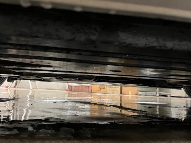 レヴォーグ２．０ＧＴ－Ｓアイサイト　スバルＤＩＴツインカムターボ　本州仕入　寒冷地仕様　禁煙車　ＳＴｉフロントスポイラー　衝突軽減システム　車線逸脱警報　レーダークルーズコントロール　純正１８インチＡＷ　社外１７ＡＷ＋スタッドレスタイヤ付　カロッツェリアナビ（フルセグ地デジ　ＤＶＤ再生　Ｂｌｕｅｔｏｏｔｈ）＋バックカメラ　ＬＥＤヘッドライト　純正ブラックレザーシート　オプション５連デイライト　両席シートヒーター　両席パワーシート　アイドリングストップ　パドルシフト　ＥＴＣ 4WD 2000 5Dr