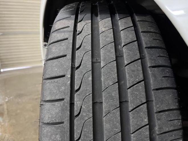 レヴォーグ２．０ＧＴ－Ｓアイサイト　スバルＤＩＴツインカムターボ　本州仕入　寒冷地仕様　禁煙車　ＳＴｉフロントスポイラー　衝突軽減システム　車線逸脱警報　レーダークルーズコントロール　純正１８インチＡＷ　社外１７ＡＷ＋スタッドレスタイヤ付　カロッツェリアナビ（フルセグ地デジ　ＤＶＤ再生　Ｂｌｕｅｔｏｏｔｈ）＋バックカメラ　ＬＥＤヘッドライト　純正ブラックレザーシート　オプション５連デイライト　両席シートヒーター　両席パワーシート　アイドリングストップ　パドルシフト　ＥＴＣ 4WD 2000 5Dr