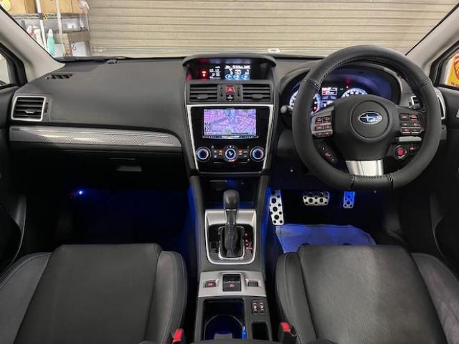 レヴォーグ２．０ＧＴ－Ｓアイサイト　スバルＤＩＴツインカムターボ　本州仕入　寒冷地仕様　禁煙車　ＳＴｉフロントスポイラー　衝突軽減システム　車線逸脱警報　レーダークルーズコントロール　純正１８インチＡＷ　社外１７ＡＷ＋スタッドレスタイヤ付　カロッツェリアナビ（フルセグ地デジ　ＤＶＤ再生　Ｂｌｕｅｔｏｏｔｈ）＋バックカメラ　ＬＥＤヘッドライト　純正ブラックレザーシート　オプション５連デイライト　両席シートヒーター　両席パワーシート　アイドリングストップ　パドルシフト　ＥＴＣ 4WD 2000 5Dr