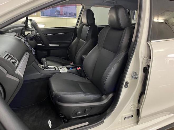 レヴォーグ２．０ＧＴ－Ｓアイサイト　スバルＤＩＴツインカムターボ　本州仕入　寒冷地仕様　禁煙車　ＳＴｉフロントスポイラー　衝突軽減システム　車線逸脱警報　レーダークルーズコントロール　純正１８インチＡＷ　社外１７ＡＷ＋スタッドレスタイヤ付　カロッツェリアナビ（フルセグ地デジ　ＤＶＤ再生　Ｂｌｕｅｔｏｏｔｈ）＋バックカメラ　ＬＥＤヘッドライト　純正ブラックレザーシート　オプション５連デイライト　両席シートヒーター　両席パワーシート　アイドリングストップ　パドルシフト　ＥＴＣ 4WD 2000 5Dr