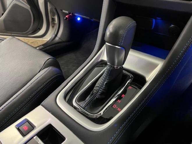 レヴォーグ２．０ＧＴ－Ｓアイサイト　スバルＤＩＴツインカムターボ　本州仕入　寒冷地仕様　禁煙車　ＳＴｉフロントスポイラー　衝突軽減システム　車線逸脱警報　レーダークルーズコントロール　純正１８インチＡＷ　社外１７ＡＷ＋スタッドレスタイヤ付　カロッツェリアナビ（フルセグ地デジ　ＤＶＤ再生　Ｂｌｕｅｔｏｏｔｈ）＋バックカメラ　ＬＥＤヘッドライト　純正ブラックレザーシート　オプション５連デイライト　両席シートヒーター　両席パワーシート　アイドリングストップ　パドルシフト　ＥＴＣ 4WD 2000 5Dr