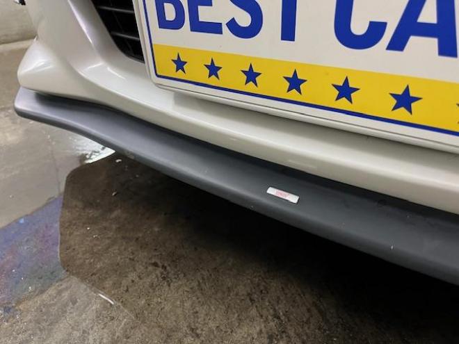 レヴォーグ２．０ＧＴ－Ｓアイサイト　スバルＤＩＴツインカムターボ　本州仕入　寒冷地仕様　禁煙車　ＳＴｉフロントスポイラー　衝突軽減システム　車線逸脱警報　レーダークルーズコントロール　純正１８インチＡＷ　社外１７ＡＷ＋スタッドレスタイヤ付　カロッツェリアナビ（フルセグ地デジ　ＤＶＤ再生　Ｂｌｕｅｔｏｏｔｈ）＋バックカメラ　ＬＥＤヘッドライト　純正ブラックレザーシート　オプション５連デイライト　両席シートヒーター　両席パワーシート　アイドリングストップ　パドルシフト　ＥＴＣ 4WD 2000 5Dr