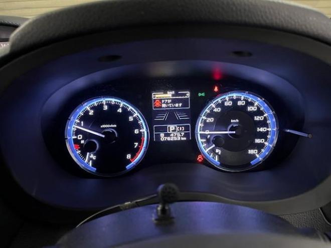 レヴォーグ２．０ＧＴ－Ｓアイサイト　スバルＤＩＴツインカムターボ　本州仕入　寒冷地仕様　禁煙車　ＳＴｉフロントスポイラー　衝突軽減システム　車線逸脱警報　レーダークルーズコントロール　純正１８インチＡＷ　社外１７ＡＷ＋スタッドレスタイヤ付　カロッツェリアナビ（フルセグ地デジ　ＤＶＤ再生　Ｂｌｕｅｔｏｏｔｈ）＋バックカメラ　ＬＥＤヘッドライト　純正ブラックレザーシート　オプション５連デイライト　両席シートヒーター　両席パワーシート　アイドリングストップ　パドルシフト　ＥＴＣ 4WD 2000 5Dr