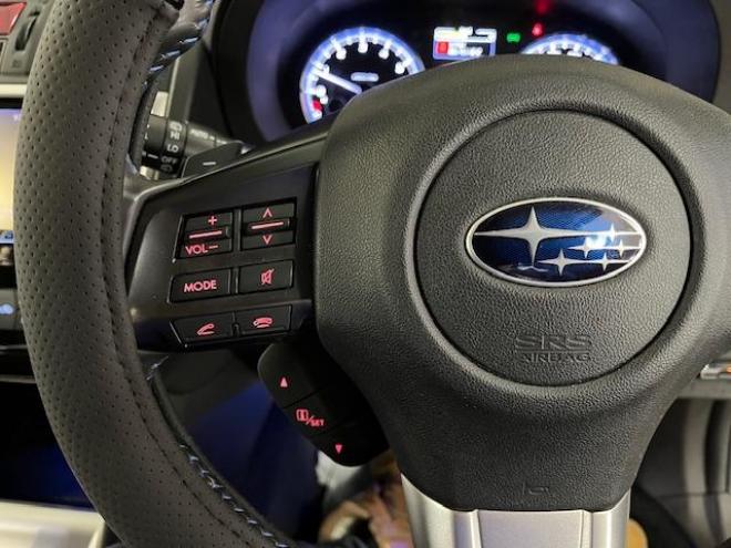 レヴォーグ２．０ＧＴ－Ｓアイサイト　スバルＤＩＴツインカムターボ　本州仕入　寒冷地仕様　禁煙車　ＳＴｉフロントスポイラー　衝突軽減システム　車線逸脱警報　レーダークルーズコントロール　純正１８インチＡＷ　社外１７ＡＷ＋スタッドレスタイヤ付　カロッツェリアナビ（フルセグ地デジ　ＤＶＤ再生　Ｂｌｕｅｔｏｏｔｈ）＋バックカメラ　ＬＥＤヘッドライト　純正ブラックレザーシート　オプション５連デイライト　両席シートヒーター　両席パワーシート　アイドリングストップ　パドルシフト　ＥＴＣ 4WD 2000 5Dr