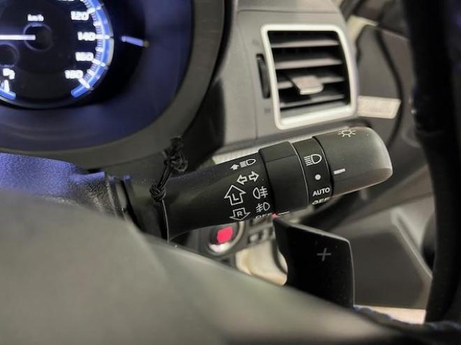 レヴォーグ２．０ＧＴ－Ｓアイサイト　スバルＤＩＴツインカムターボ　本州仕入　寒冷地仕様　禁煙車　ＳＴｉフロントスポイラー　衝突軽減システム　車線逸脱警報　レーダークルーズコントロール　純正１８インチＡＷ　社外１７ＡＷ＋スタッドレスタイヤ付　カロッツェリアナビ（フルセグ地デジ　ＤＶＤ再生　Ｂｌｕｅｔｏｏｔｈ）＋バックカメラ　ＬＥＤヘッドライト　純正ブラックレザーシート　オプション５連デイライト　両席シートヒーター　両席パワーシート　アイドリングストップ　パドルシフト　ＥＴＣ 4WD 2000 5Dr