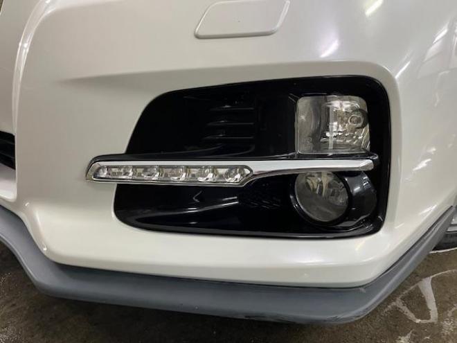 レヴォーグ２．０ＧＴ－Ｓアイサイト　スバルＤＩＴツインカムターボ　本州仕入　寒冷地仕様　禁煙車　ＳＴｉフロントスポイラー　衝突軽減システム　車線逸脱警報　レーダークルーズコントロール　純正１８インチＡＷ　社外１７ＡＷ＋スタッドレスタイヤ付　カロッツェリアナビ（フルセグ地デジ　ＤＶＤ再生　Ｂｌｕｅｔｏｏｔｈ）＋バックカメラ　ＬＥＤヘッドライト　純正ブラックレザーシート　オプション５連デイライト　両席シートヒーター　両席パワーシート　アイドリングストップ　パドルシフト　ＥＴＣ 4WD 2000 5Dr