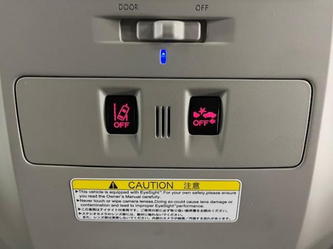 レヴォーグ２．０ＧＴ－Ｓアイサイト　スバルＤＩＴツインカムターボ　本州仕入　寒冷地仕様　禁煙車　ＳＴｉフロントスポイラー　衝突軽減システム　車線逸脱警報　レーダークルーズコントロール　純正１８インチＡＷ　社外１７ＡＷ＋スタッドレスタイヤ付　カロッツェリアナビ（フルセグ地デジ　ＤＶＤ再生　Ｂｌｕｅｔｏｏｔｈ）＋バックカメラ　ＬＥＤヘッドライト　純正ブラックレザーシート　オプション５連デイライト　両席シートヒーター　両席パワーシート　アイドリングストップ　パドルシフト　ＥＴＣ 4WD 2000 5Dr
