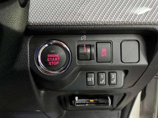 レヴォーグ２．０ＧＴ－Ｓアイサイト　スバルＤＩＴツインカムターボ　本州仕入　寒冷地仕様　禁煙車　ＳＴｉフロントスポイラー　衝突軽減システム　車線逸脱警報　レーダークルーズコントロール　純正１８インチＡＷ　社外１７ＡＷ＋スタッドレスタイヤ付　カロッツェリアナビ（フルセグ地デジ　ＤＶＤ再生　Ｂｌｕｅｔｏｏｔｈ）＋バックカメラ　ＬＥＤヘッドライト　純正ブラックレザーシート　オプション５連デイライト　両席シートヒーター　両席パワーシート　アイドリングストップ　パドルシフト　ＥＴＣ 4WD 2000 5Dr