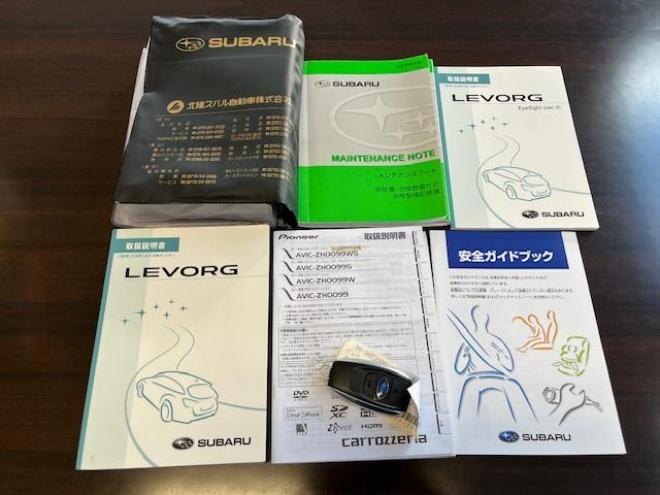 レヴォーグ２．０ＧＴ－Ｓアイサイト　スバルＤＩＴツインカムターボ　本州仕入　寒冷地仕様　禁煙車　ＳＴｉフロントスポイラー　衝突軽減システム　車線逸脱警報　レーダークルーズコントロール　純正１８インチＡＷ　社外１７ＡＷ＋スタッドレスタイヤ付　カロッツェリアナビ（フルセグ地デジ　ＤＶＤ再生　Ｂｌｕｅｔｏｏｔｈ）＋バックカメラ　ＬＥＤヘッドライト　純正ブラックレザーシート　オプション５連デイライト　両席シートヒーター　両席パワーシート　アイドリングストップ　パドルシフト　ＥＴＣ 4WD 2000 5Dr