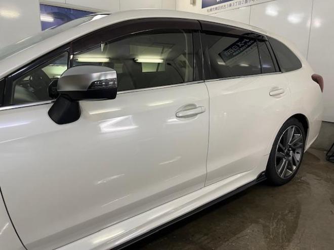 レヴォーグ２．０ＧＴ－Ｓアイサイト　スバルＤＩＴツインカムターボ　本州仕入　寒冷地仕様　禁煙車　ＳＴｉフロントスポイラー　衝突軽減システム　車線逸脱警報　レーダークルーズコントロール　純正１８インチＡＷ　社外１７ＡＷ＋スタッドレスタイヤ付　カロッツェリアナビ（フルセグ地デジ　ＤＶＤ再生　Ｂｌｕｅｔｏｏｔｈ）＋バックカメラ　ＬＥＤヘッドライト　純正ブラックレザーシート　オプション５連デイライト　両席シートヒーター　両席パワーシート　アイドリングストップ　パドルシフト　ＥＴＣ 4WD 2000 5Dr