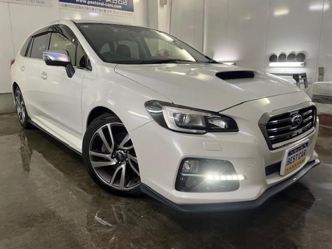 レヴォーグ２．０ＧＴ－Ｓアイサイト　スバルＤＩＴツインカムターボ　本州仕入　寒冷地仕様　禁煙車　ＳＴｉフロントスポイラー　衝突軽減システム　車線逸脱警報　レーダークルーズコントロール　純正１８インチＡＷ　社外１７ＡＷ＋スタッドレスタイヤ付　カロッツェリアナビ（フルセグ地デジ　ＤＶＤ再生　Ｂｌｕｅｔｏｏｔｈ）＋バックカメラ　ＬＥＤヘッドライト　純正ブラックレザーシート　オプション５連デイライト　両席シートヒーター　両席パワーシート　アイドリングストップ　パドルシフト　ＥＴＣ 4WD 2000 5Dr
