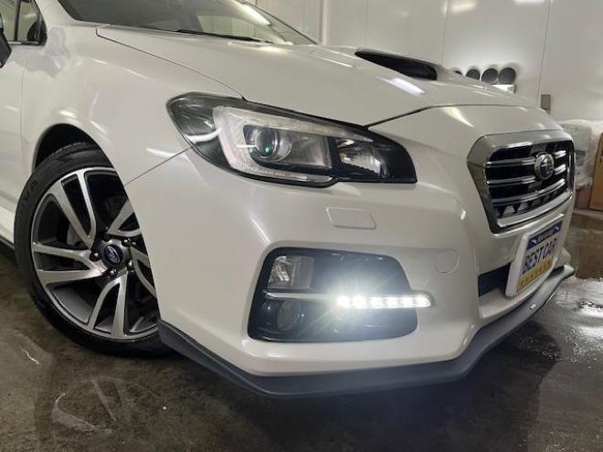 レヴォーグ２．０ＧＴ－Ｓアイサイト　スバルＤＩＴツインカムターボ　本州仕入　寒冷地仕様　禁煙車　ＳＴｉフロントスポイラー　衝突軽減システム　車線逸脱警報　レーダークルーズコントロール　純正１８インチＡＷ　社外１７ＡＷ＋スタッドレスタイヤ付　カロッツェリアナビ（フルセグ地デジ　ＤＶＤ再生　Ｂｌｕｅｔｏｏｔｈ）＋バックカメラ　ＬＥＤヘッドライト　純正ブラックレザーシート　オプション５連デイライト　両席シートヒーター　両席パワーシート　アイドリングストップ　パドルシフト　ＥＴＣ 4WD 2000 5Dr
