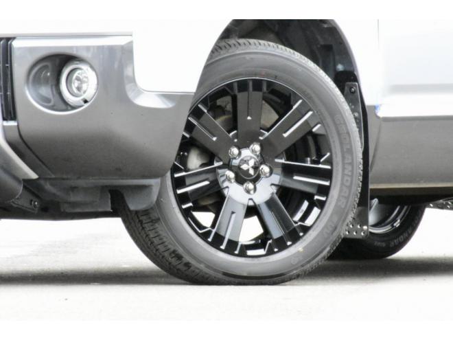 デリカD:5　4WD　新車外し専用ホイール／タイヤ　新品フロントガード　両側パワースライドドア　社外エンジンスターター