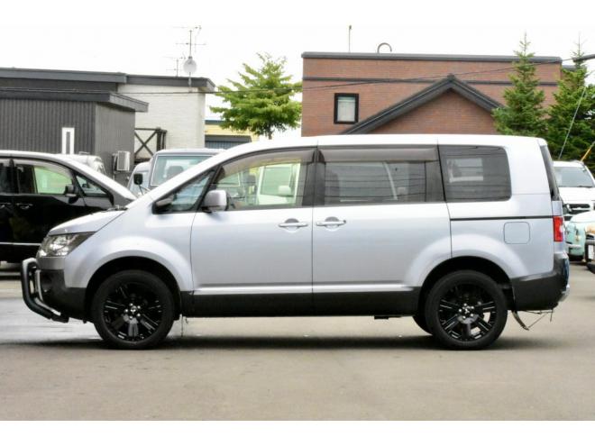 デリカD:5　4WD　新車外し専用ホイール／タイヤ　新品フロントガード　両側パワースライドドア　社外エンジンスターター