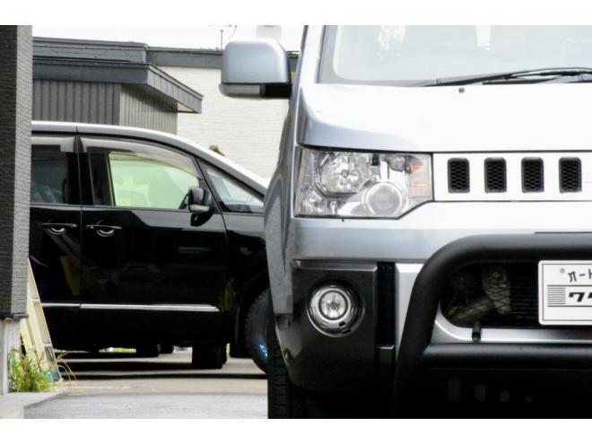 デリカD:5　4WD　新車外し専用ホイール／タイヤ　新品フロントガード　両側パワースライドドア　社外エンジンスターター