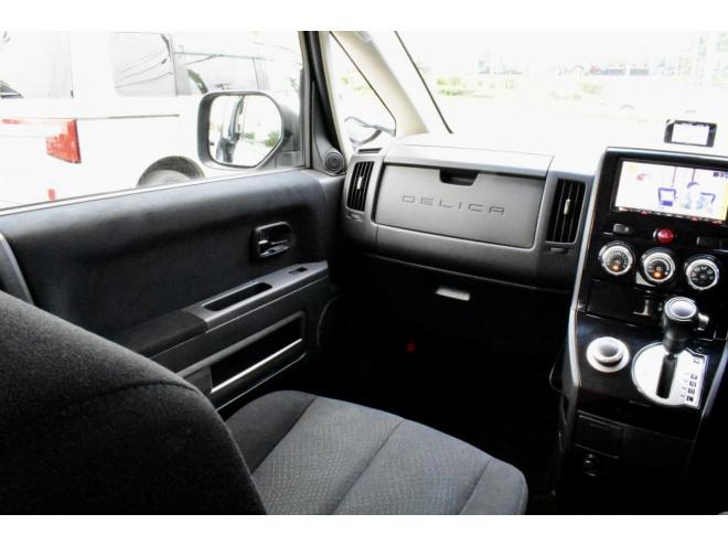 デリカD:5　4WD　新車外し専用ホイール／タイヤ　新品フロントガード　両側パワースライドドア　社外エンジンスターター