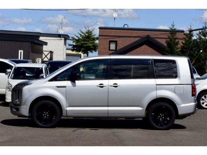 デリカD:5　4WD　本州仕入　Chamonix仕様　JAOSハンドルプロテクター　新車外しタイヤ／ホイール　両側電動スライドドア　社外ナビ／バックカメラ