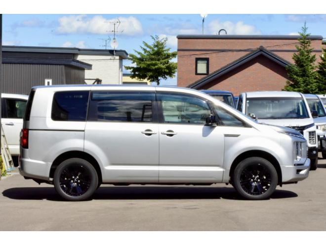 デリカD:5　4WD　本州仕入　Chamonix仕様　JAOSハンドルプロテクター　新車外しタイヤ／ホイール　両側電動スライドドア　社外ナビ／バックカメラ