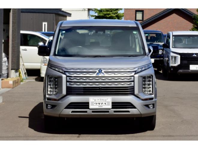 デリカD:5　4WD　本州仕入　Chamonix仕様　JAOSハンドルプロテクター　新車外しタイヤ／ホイール　両側電動スライドドア　社外ナビ／バックカメラ