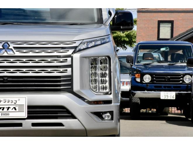 デリカD:5　4WD　本州仕入　Chamonix仕様　JAOSハンドルプロテクター　新車外しタイヤ／ホイール　両側電動スライドドア　社外ナビ／バックカメラ