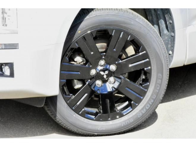 デリカD:5　4WD　本州仕入　Chamonix仕様　JAOSハンドルプロテクター　新車外しタイヤ／ホイール　両側電動スライドドア　社外ナビ／バックカメラ