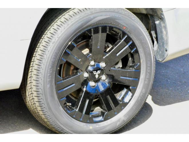 デリカD:5　4WD　本州仕入　Chamonix仕様　JAOSハンドルプロテクター　新車外しタイヤ／ホイール　両側電動スライドドア　社外ナビ／バックカメラ
