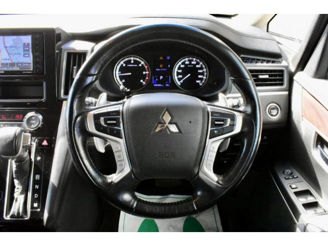 デリカD:5　4WD　本州仕入　Chamonix仕様　JAOSハンドルプロテクター　新車外しタイヤ／ホイール　両側電動スライドドア　社外ナビ／バックカメラ