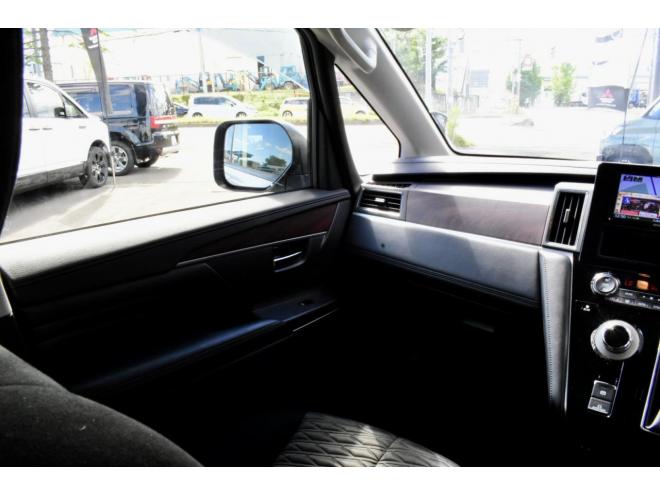 デリカD:5　4WD　本州仕入　Chamonix仕様　JAOSハンドルプロテクター　新車外しタイヤ／ホイール　両側電動スライドドア　社外ナビ／バックカメラ