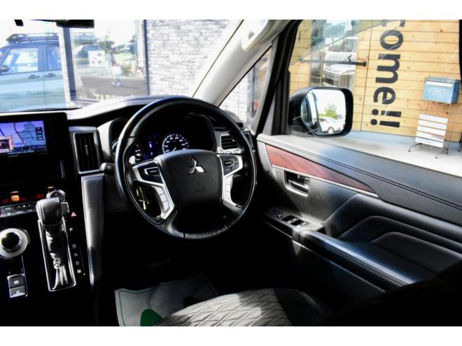 デリカD:5　4WD　本州仕入　Chamonix仕様　JAOSハンドルプロテクター　新車外しタイヤ／ホイール　両側電動スライドドア　社外ナビ／バックカメラ